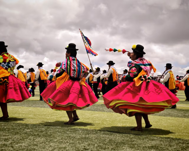 Women dancing the Qoritamaya chacareros dance, 02