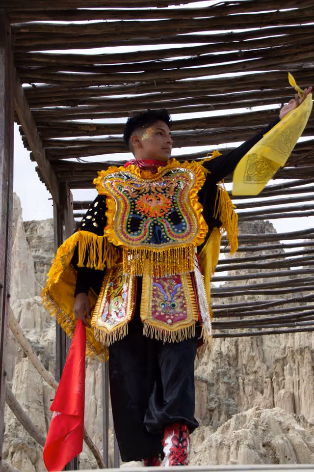 The language of the diablada: gesture and costume