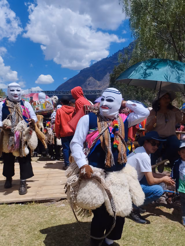 Virgen del Rosario festivity, Cusco (50): costume of the Qhapaq Qolla dance