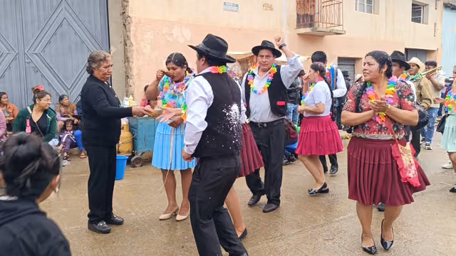 Comparsa carnavalera en el carnaval mueleño, Villa Rivero