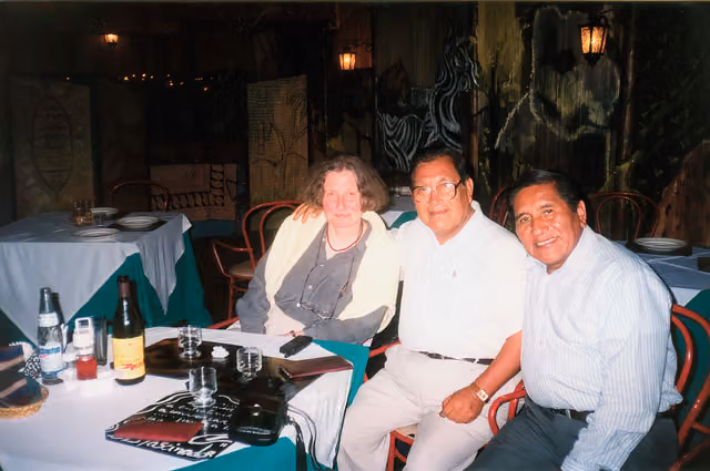 Juan de Dios Yapita, Manuel Mamani y Denise Arnold en Arica (2001)