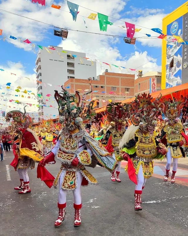 Baile de la diabla en el carnaval de Oruro