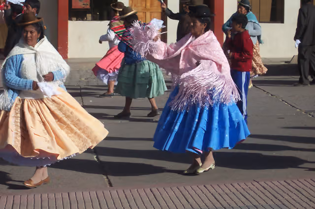 Popular dance during a wedding in Chucuito