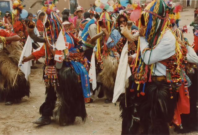 Qaqachaka 0256: photograph of young jira mayku dancers in the main square