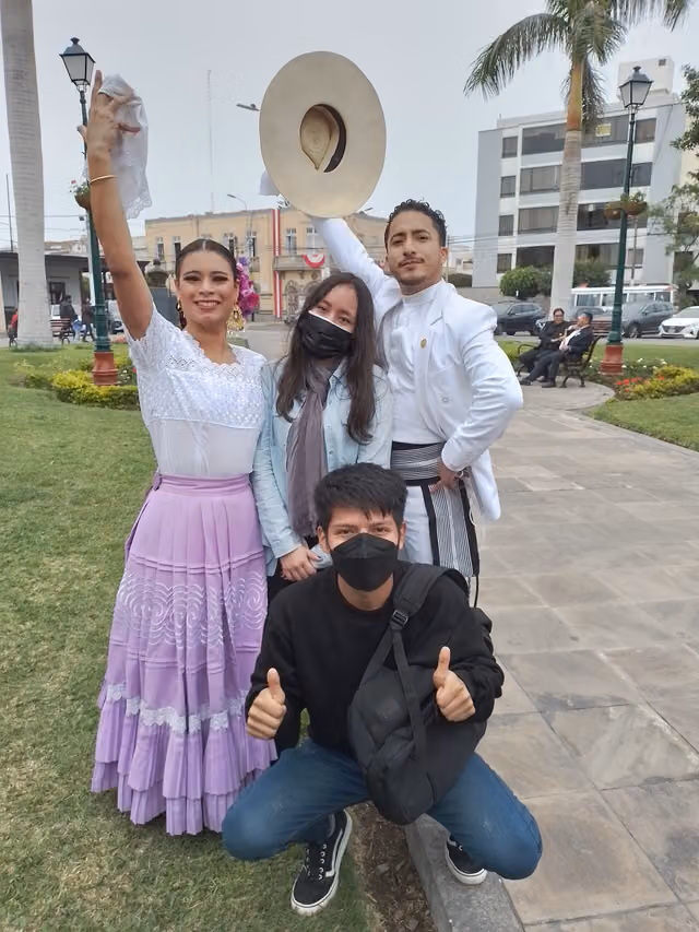 Northern marinera champions from La Punta