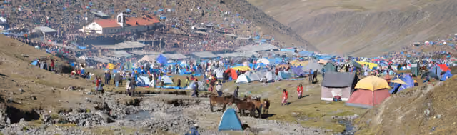 Panoramic view of the Qoyllur Rit'i shrine