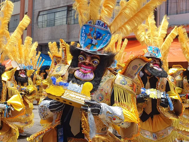 Morenada in yellow