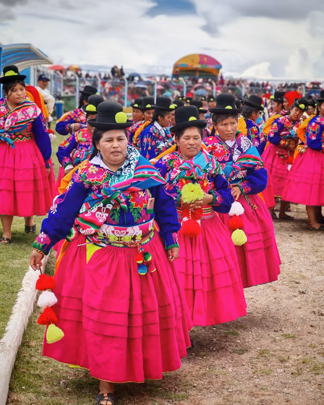 Madres danzantes, conjunto Chacareros Flor de Sankayu