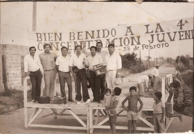 Musicians getting ready for a performance in Resistencia, February 1976