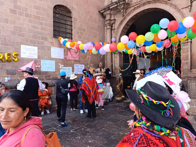 Dolls made for the comadres festivity, historic centre of Cusco (05)