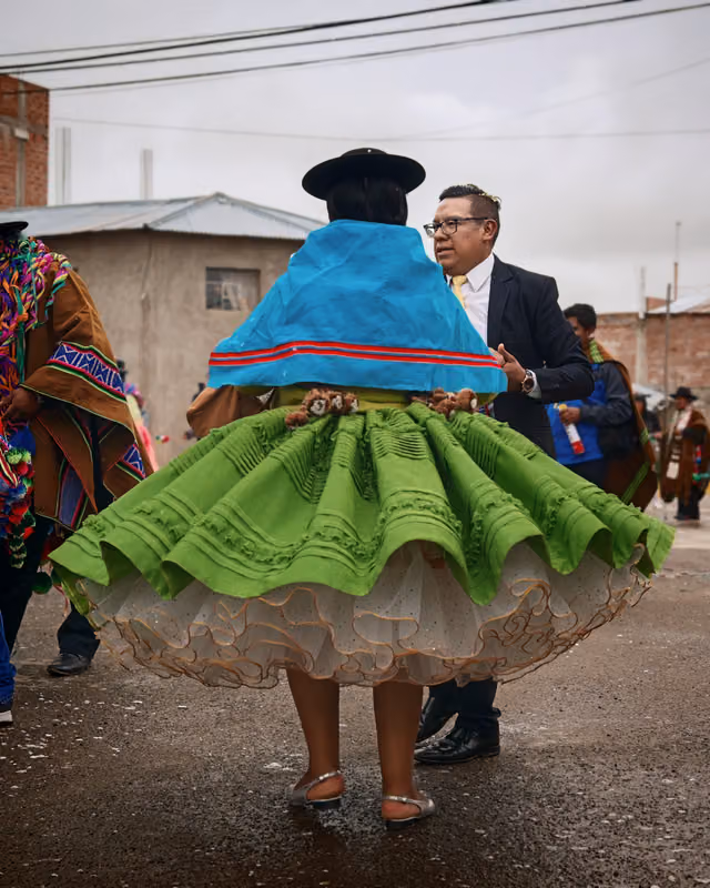 Dancing during the visit of the main institutions in Ácora