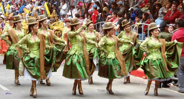 Desfile de morenada 02, Carnaval de Oruro 2012