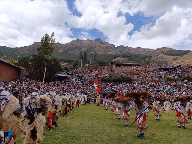 Qhapaq Chunchu dance, San Salvador 05