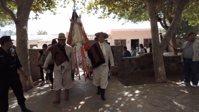 Fortín gaucho con imagen de la Virgen