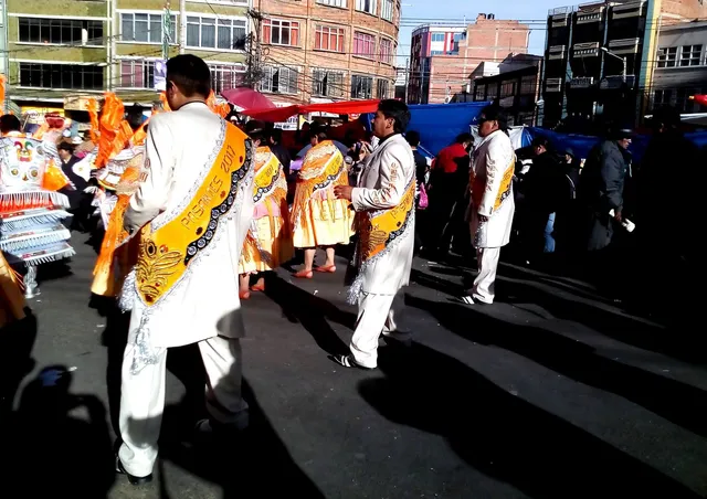 Pasantes de morenada en el Gran Poder, La Paz 2017