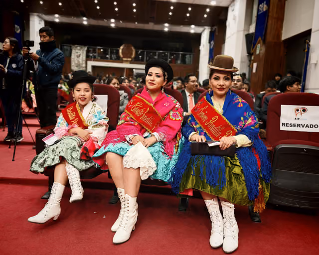 Exponents of beauty in the Pandilla Puneña dance