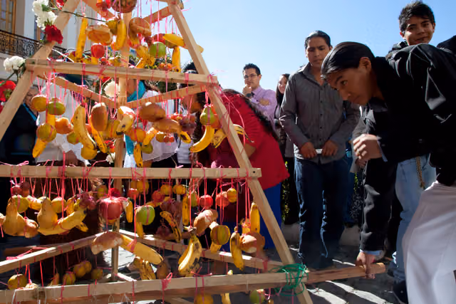 La Cancillería celebra el inicio del Inti Raymi, Quito (2012)