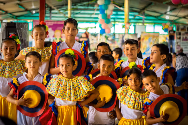 Children of peace in traditional Colombian costume