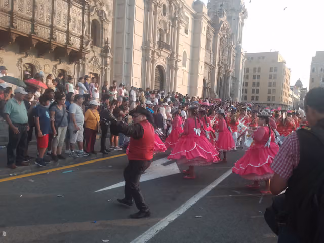 Pasacalle de morenada en Lima, Festividad de la Virgen de la Candelaria 2024 (foto 1372)
