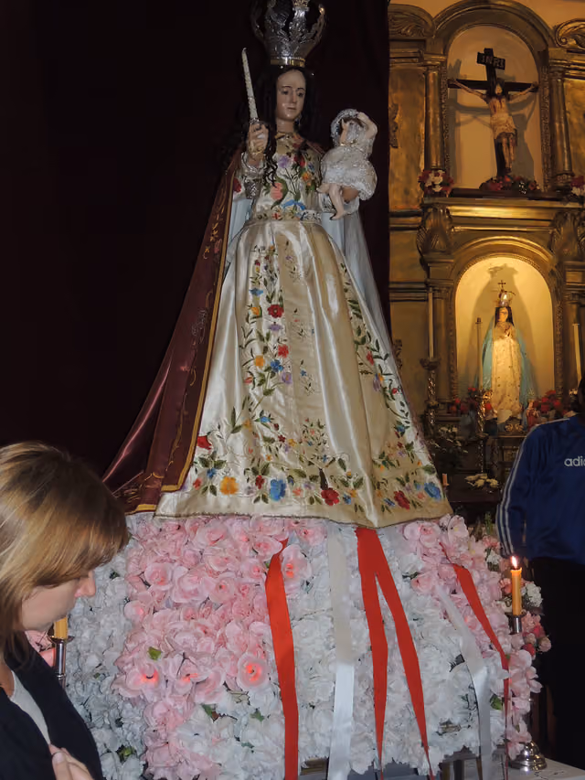 Imagen de la Virgen de Candelaria en la iglesia (33)