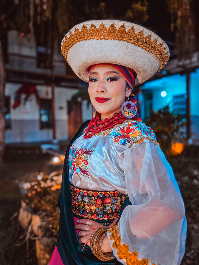 Elegancia en el traje tradicional de Cotopaxi 01