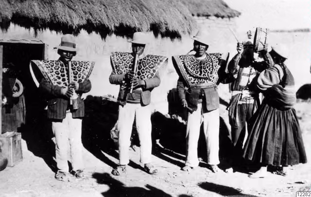Indian dancers on the high plateau (Bolivia, 1927)