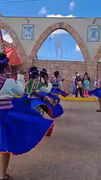 Entrance of the Jacha Jilatas sikuris to the great sikuri musical retreta in the main square of Huancané