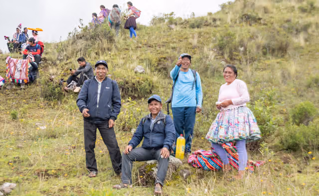 Descanso en familia durante el linderaje
