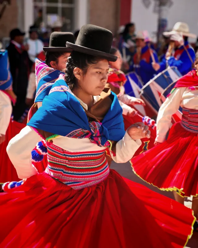 Sentimiento Cultural Sikuris, 19 de setiembre de Huancané: bailarina