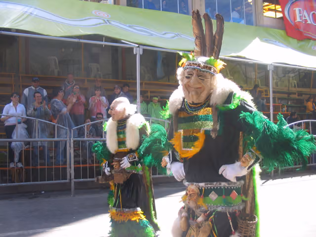 Danza folclórica en el Carnaval de Oruro (2011)