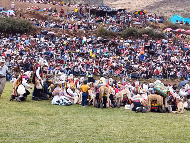 Qhapaq Chunchu dance, San Salvador 01