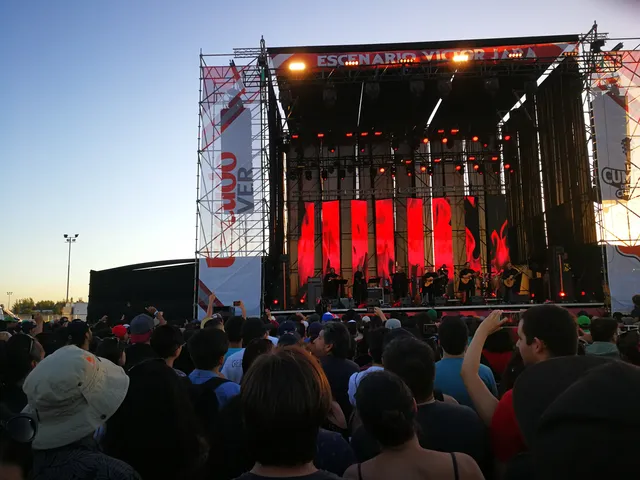 Quilapayún en la Cumbre del Rock Chileno 2018
