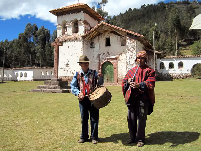 Musicians at Umasbamba village (Chinchero)