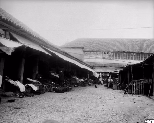 Shop selling amulets and remedies at an Aymara market