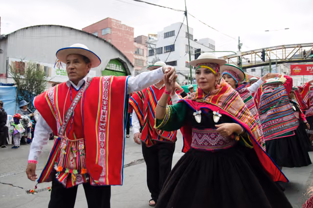 Kantus dancers in the street, Bolivian carnival 3