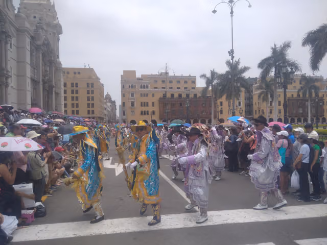 Pasacalle de morenada en Lima, Festividad de la Virgen de la Candelaria 2024 (foto 157)