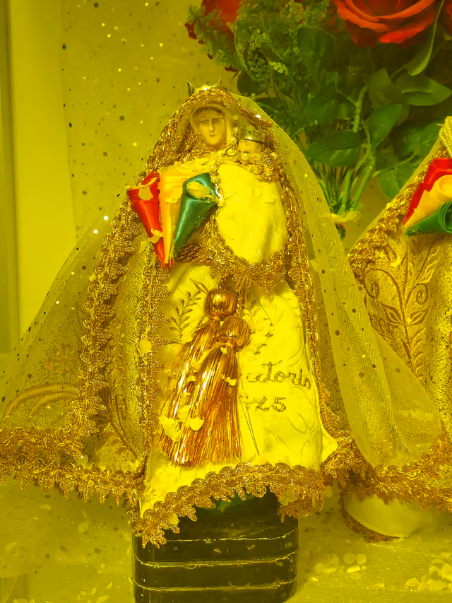 Altar to the Virgin of Carmen at Mercado Strongest (15)