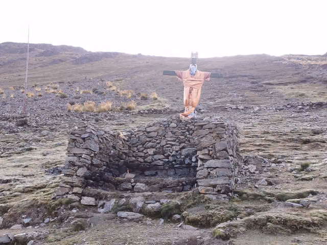 Seventh Cross on the Qoylluriti road