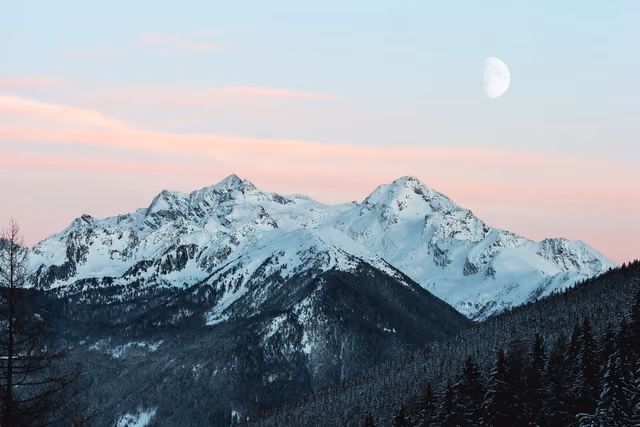 Snowy mountain (charango.org image)
