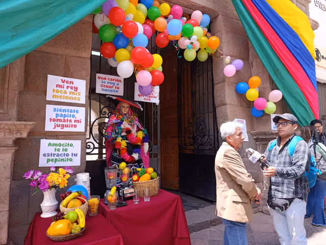 Dolls made for the comadres festivity, historic centre of Cusco (11)