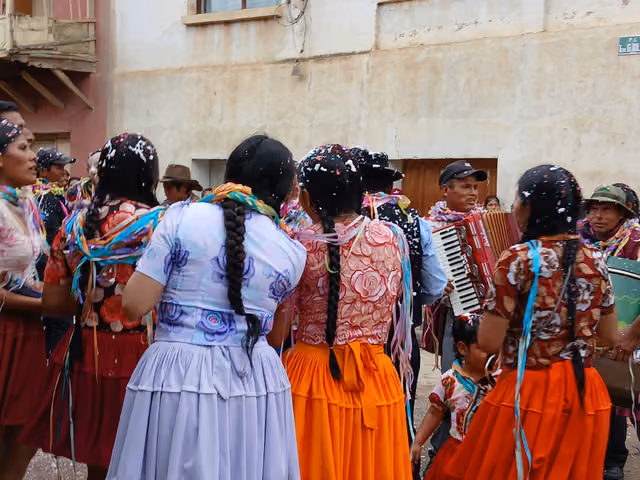 Women's comparsa at the Villa Rivero carnival
