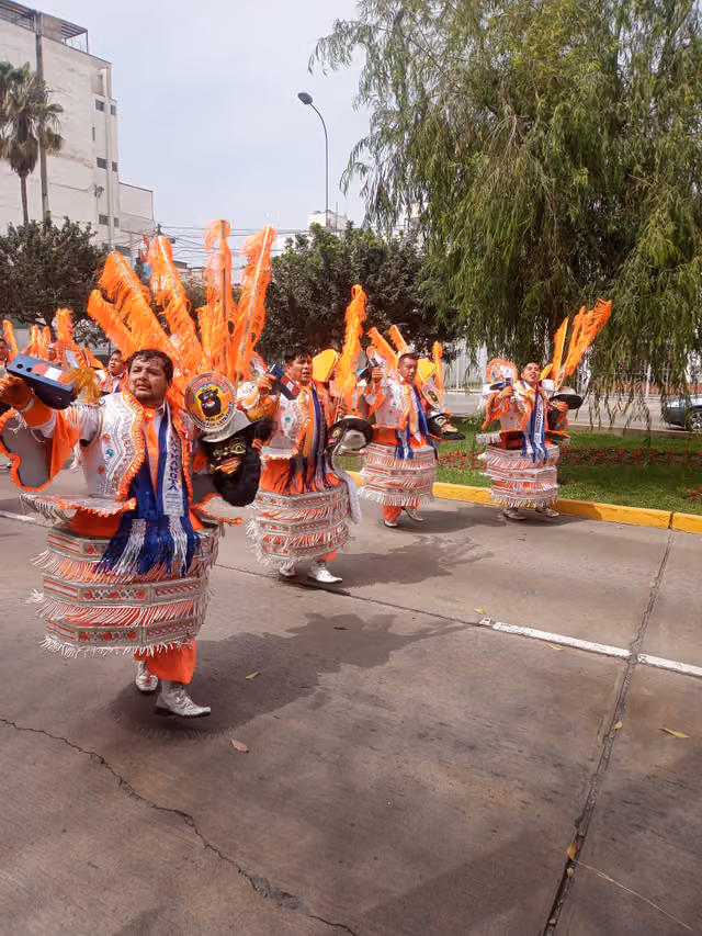 Pasacalle in San Borja: Puno dances (9)