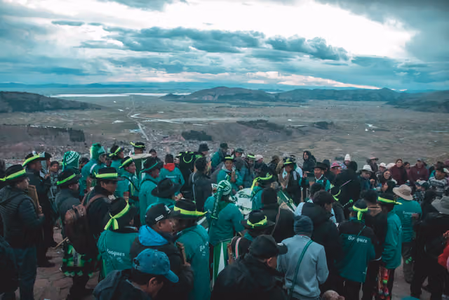 Sikuris on the summit of Pokopaka hill
