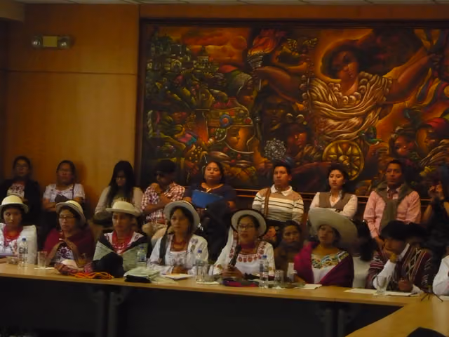 Presentación de vestimenta indígena ecuatoriana, Mama Chumbi de mi vida (foto 01)