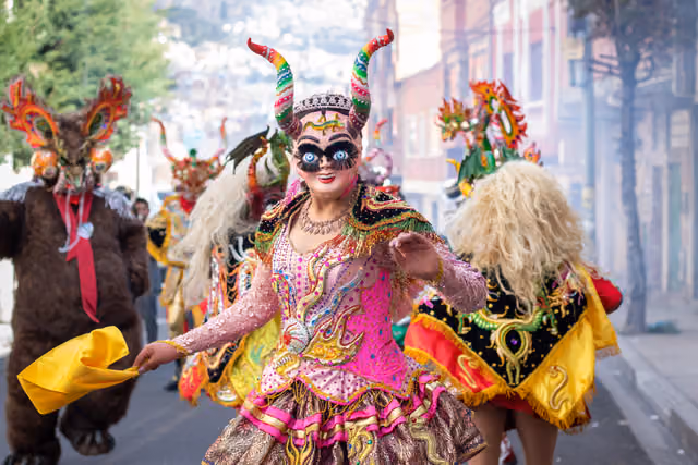 Bailarines de diablada, Bolivia (Diablada7)