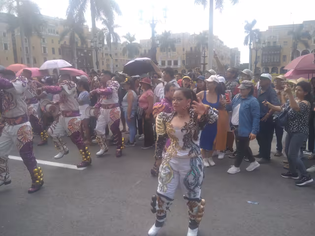 Pasacalle de morenada en Lima, Festividad de la Virgen de la Candelaria 2024 (foto 953)