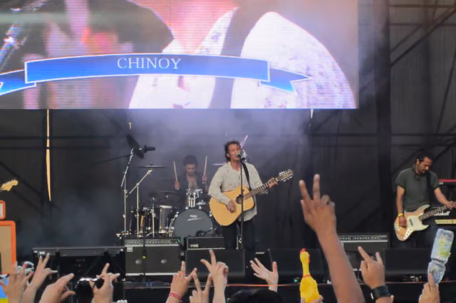 Chinoy at the Cumbre del Rock Chileno