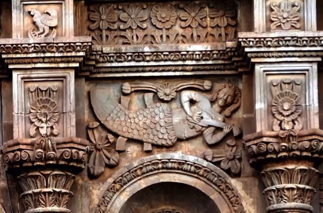 Puno charango of 1757 on the cathedral facade
