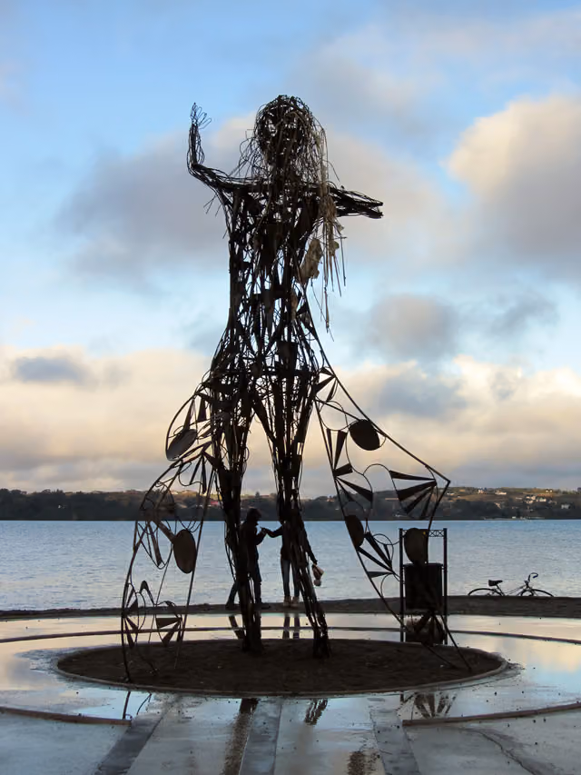 Escultura de la princesa Licarayén en La Puntilla, Puerto Varas (f01)
