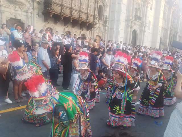 Pasacalle de Lima por la Festividad de la Virgen de la Candelaria 2024 (1487)